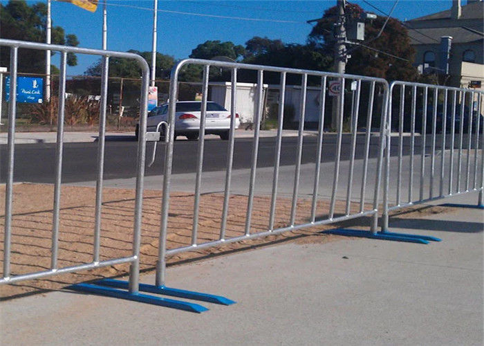 Mobile Pedestrian Portable Crowd Safety Barriers 1 2 2 1m Color Fence