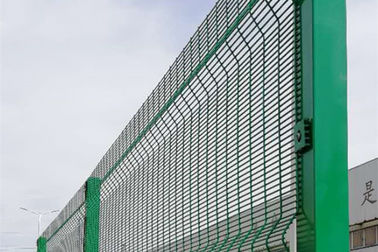 Green 358 Security Mesh , Prison Weld Mesh Security Fencing 1.8m-3.0m Height
