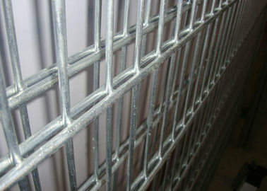 Robust Green Mesh Fencing Wire Fence Gate Low Carbon Steel Wire Material