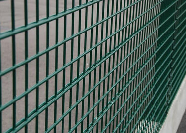 Robust Green Mesh Fencing Wire Fence Gate Low Carbon Steel Wire Material