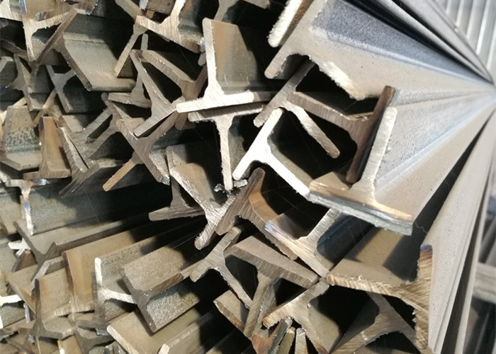 T Bar Railing Post Black Painted T Bar Fence Post / Galvanized T Post With Clips Q235 Material